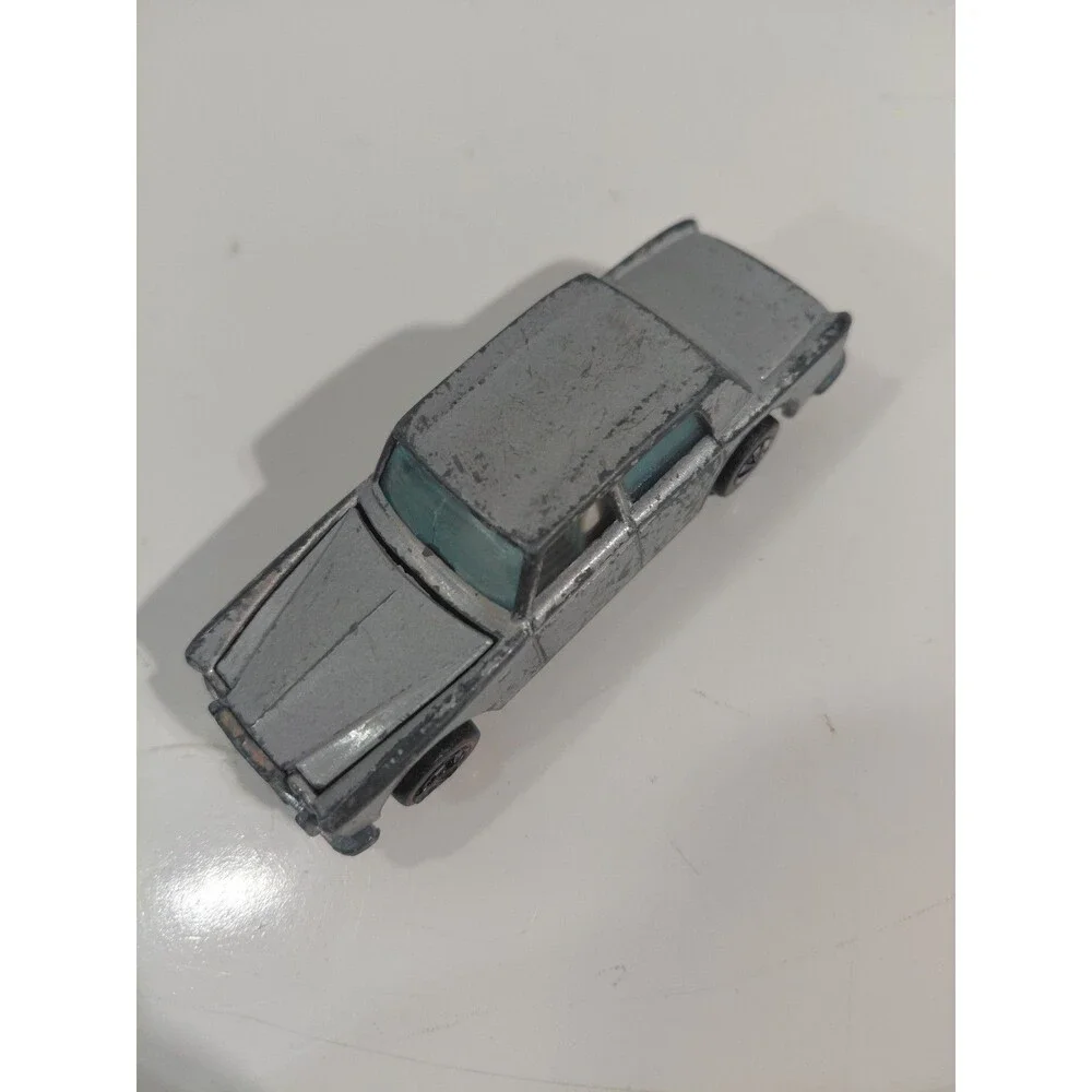 Hot Wheels 1:64 Die Cast Red Line 1969 HK Rolls Royce Silver Shadow Luxuray Car